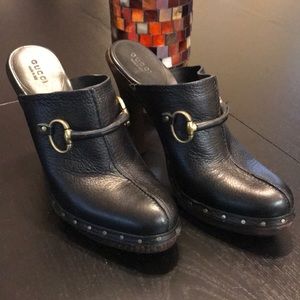 Gucci black leather clogs
